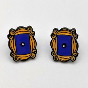 Friend's peep hole yellow and purple stud earrings